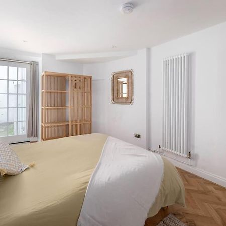 Spacious Apartment - 5 Minutes Walk To Bath Abbey ภายนอก รูปภาพ