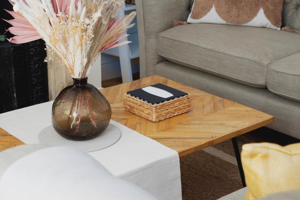 Spacious Apartment - 5 Minutes Walk To Bath Abbey ภายนอก รูปภาพ