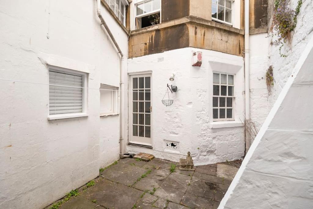 Spacious Apartment - 5 Minutes Walk To Bath Abbey ภายนอก รูปภาพ