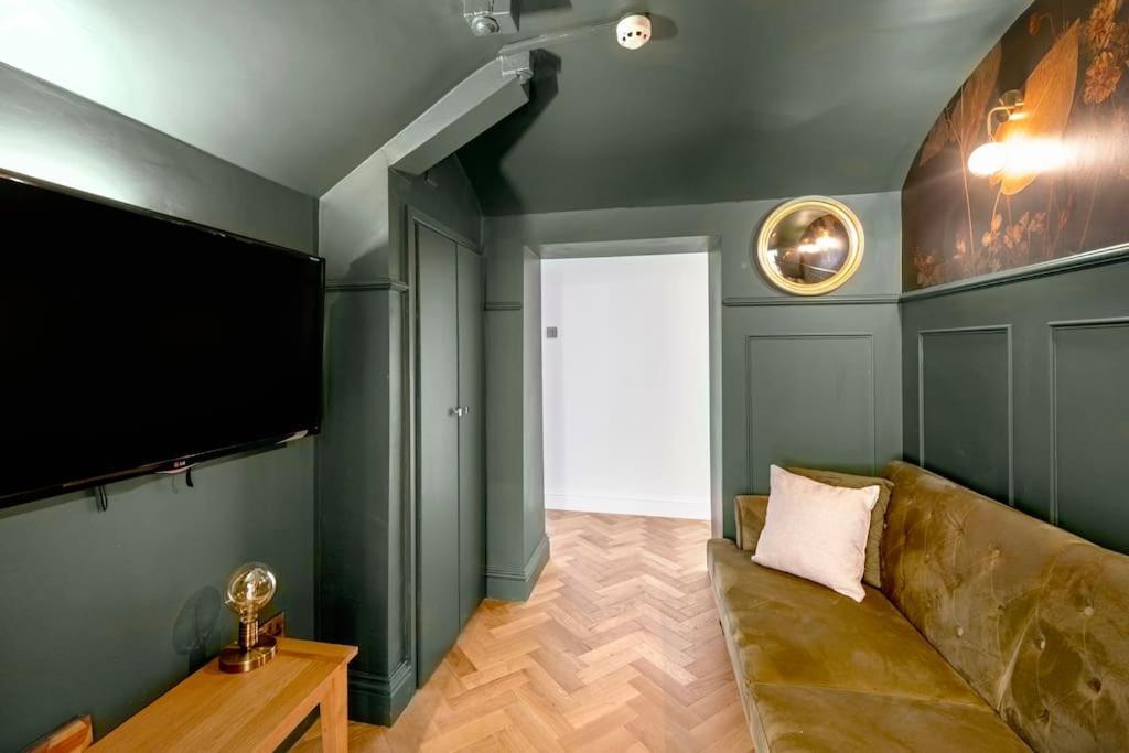 Spacious Apartment - 5 Minutes Walk To Bath Abbey ภายนอก รูปภาพ