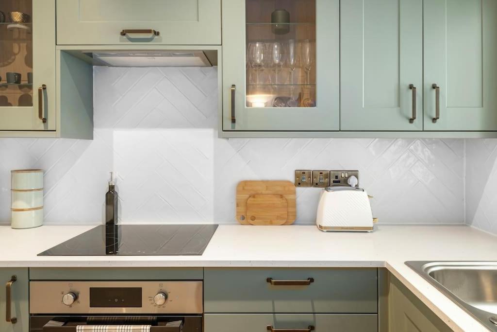 Spacious Apartment - 5 Minutes Walk To Bath Abbey ภายนอก รูปภาพ